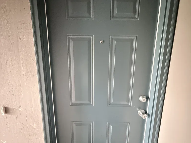 324 Avenue J #10 — Photo 4