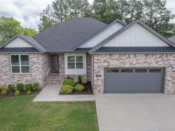 490 N Otoe St, Farmington, AR 72730