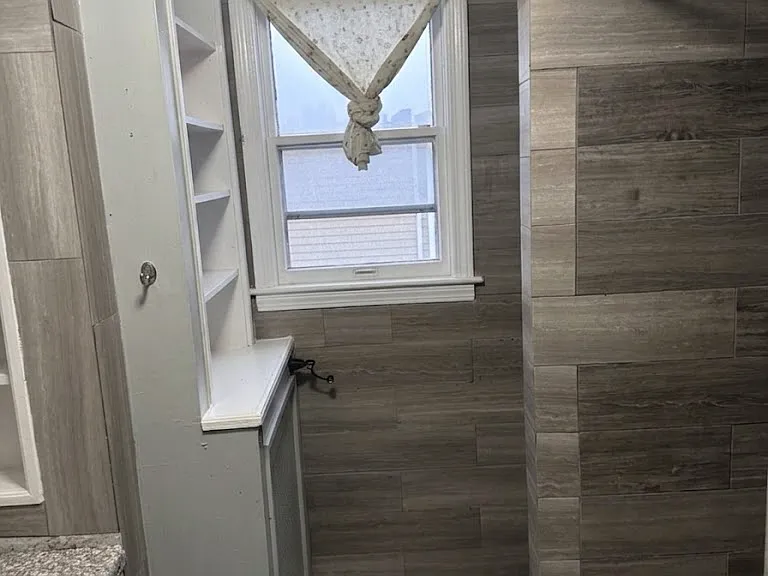 240 Elm St #1 — Photo 8