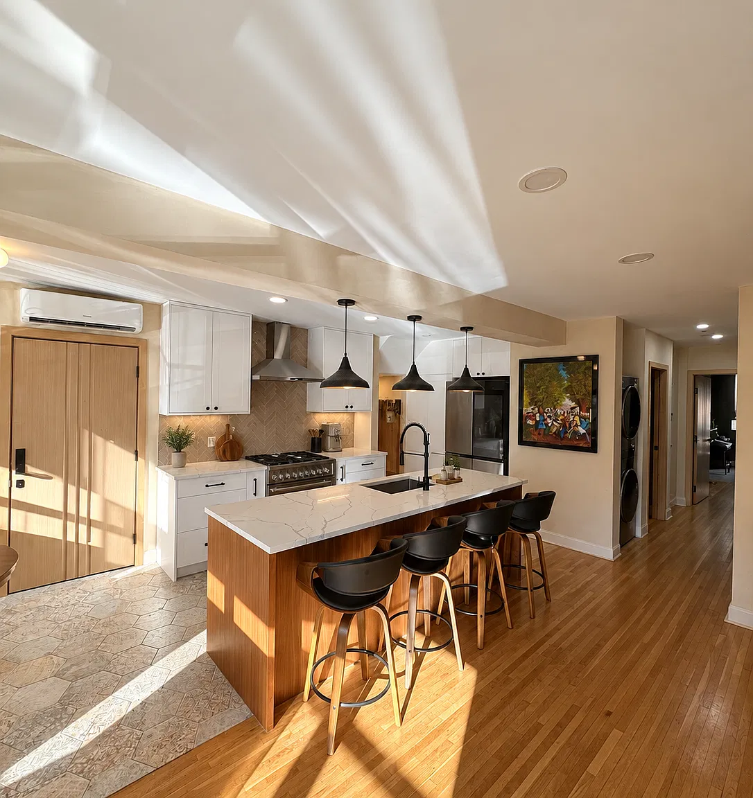 1239 East 55th Street — Photo 2
