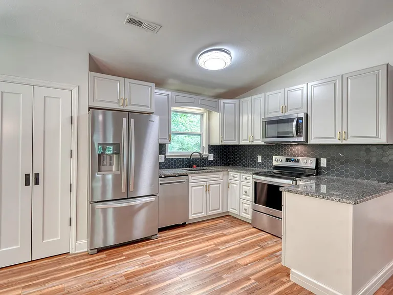 45 Mountain Stream Rd — Photo 6