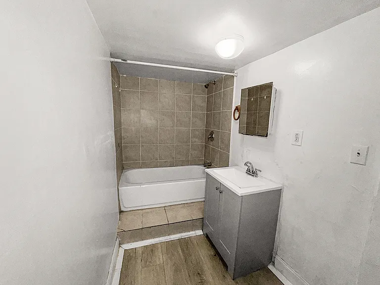 253 W Rockland St #1 — Photo 10