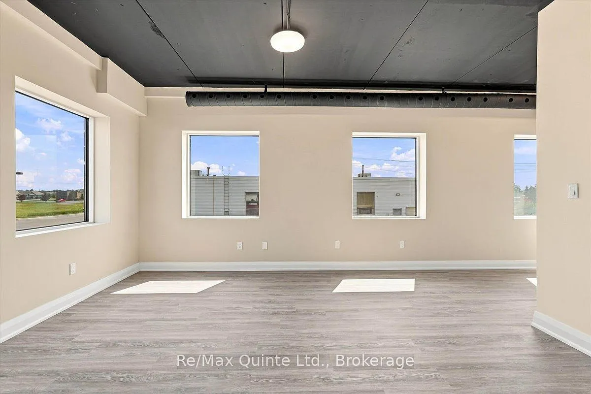 Studio, $1,200 — Photo 1