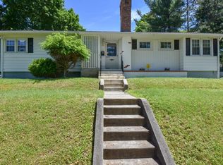 20 Lancaster St, Auburn, MA 01501