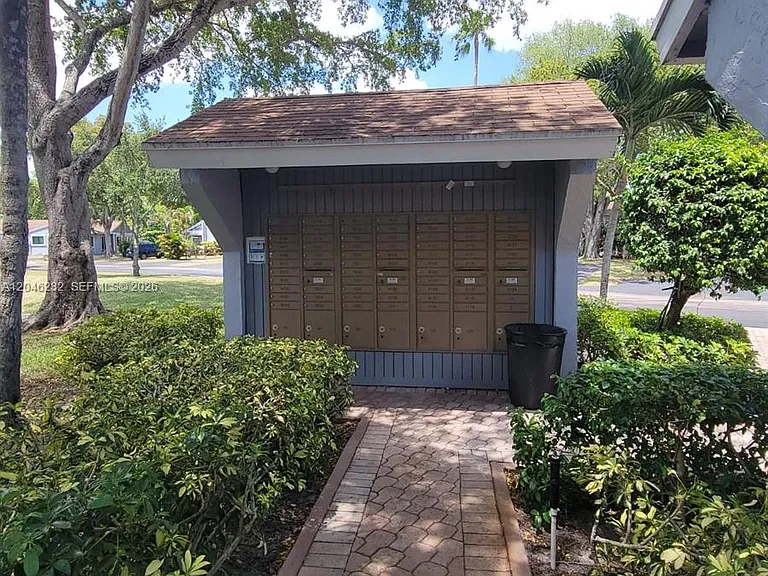 7954 NW 41st Ct — Photo 23