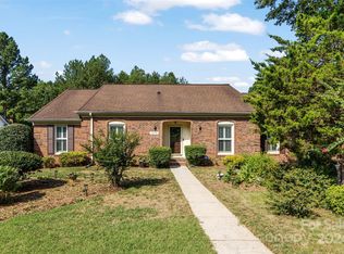 200 Wainsley Pl, Matthews, NC 28105