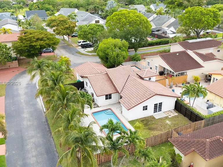 14750 SW 111th St — Photo 37