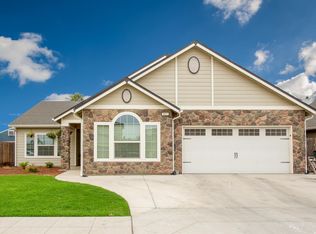 3667 N Shelly Ave, Fresno, CA