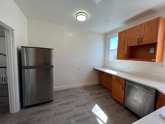 4th image of 20 Highland Ave APT 3