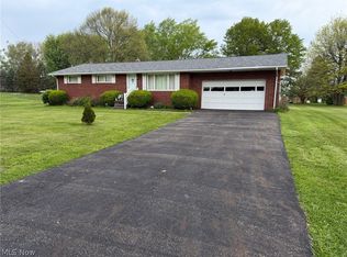 6391 Peach St NE, Louisville, OH 44641