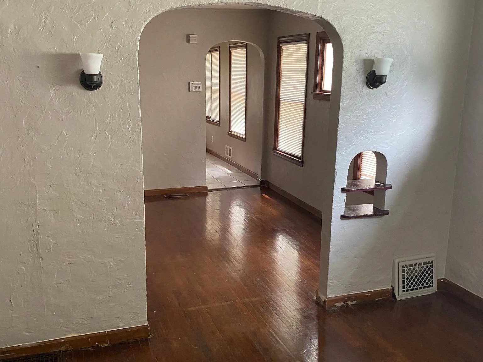 5713 Tracy Ave — Photo 1