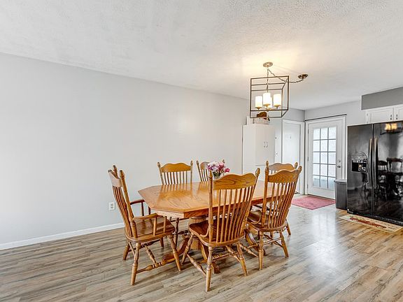 4th image of 2275 Strother Dr