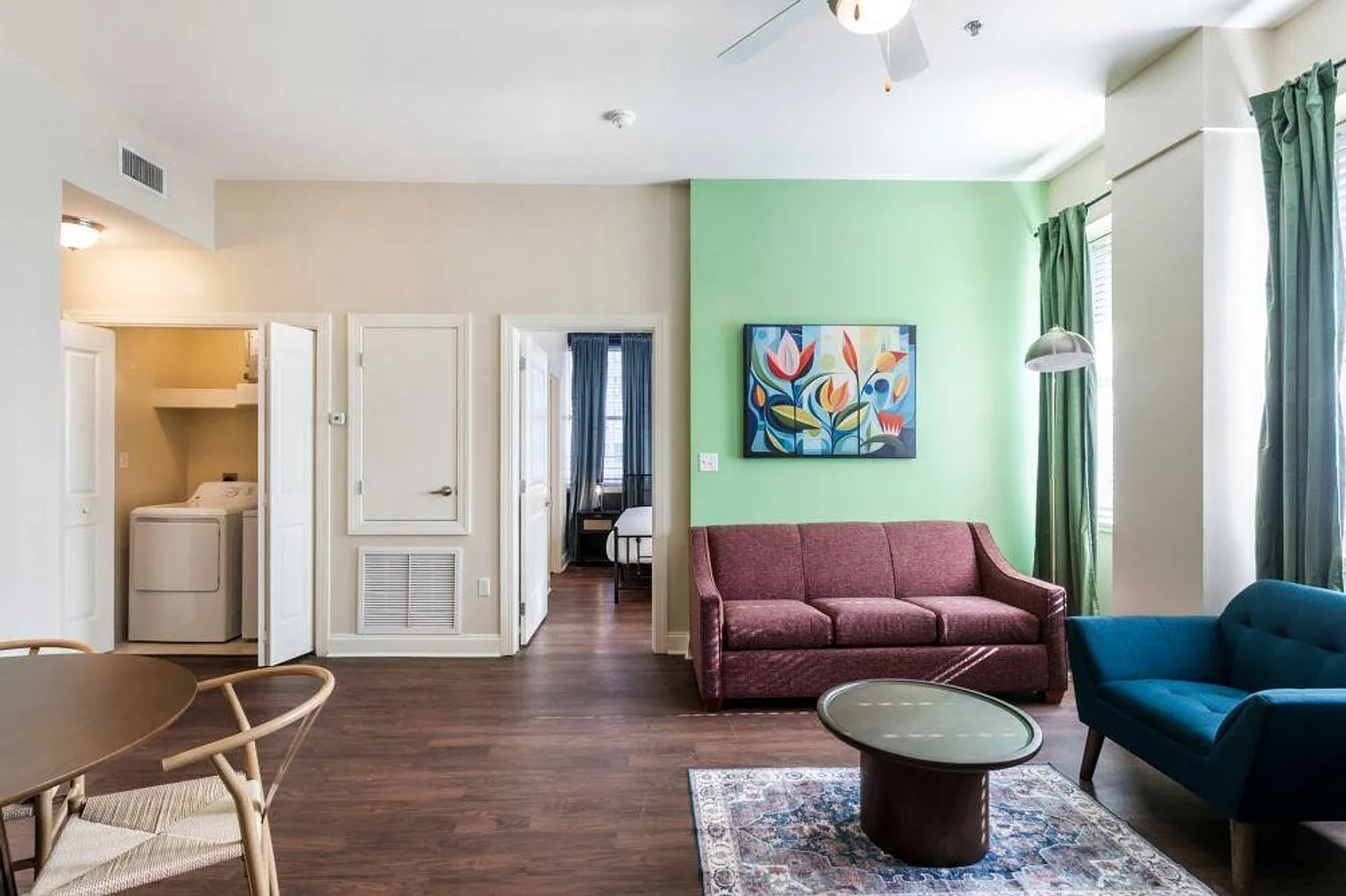 2 bed, 3.0 bath, 1033 sqft, $5,833 — Photo 2