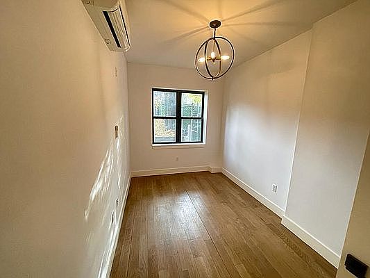 5th image of 812 Saint Johns Pl #1G