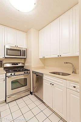 4th image of 182 E 95th St APT 23K