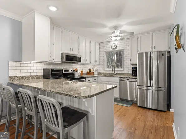 1502 Ocean Blvd, Saint Simons Island, GA 31522