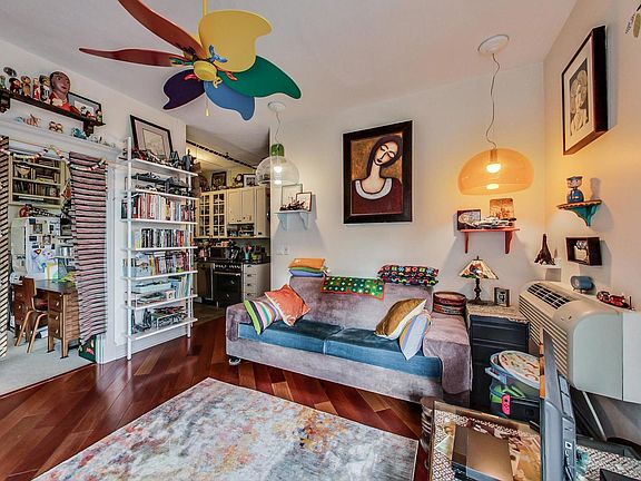 5th image of 2800 N Pine Grove Ave #4CD
