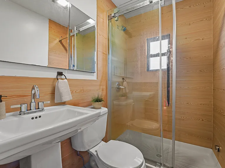 2414 Snyder Ave #2E — Photo 9