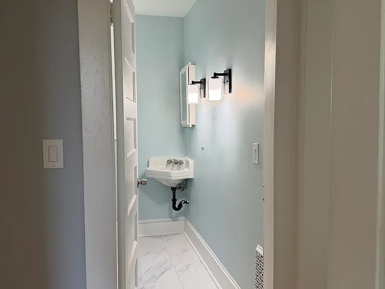 333 Ridgefield Ave #1 — Photo 3