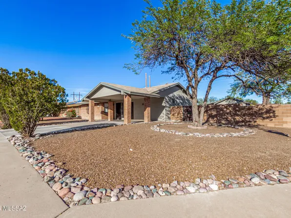 5241 S Livingstone Dr, Tucson, AZ 85746