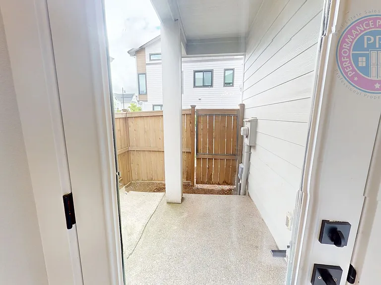 4193 SE 69th Ave — Photo 15
