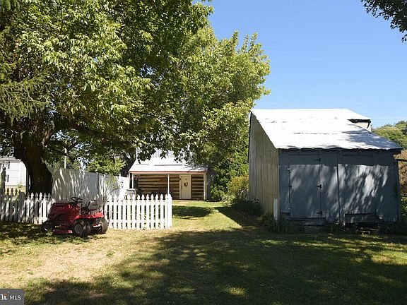 5th image of 1832 Gerrardstown Rd