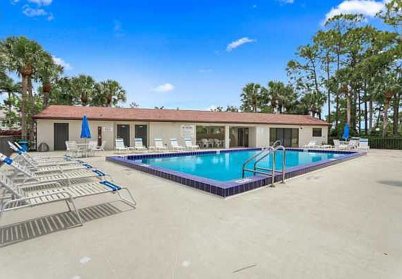 3rd image of 701 Wingfoot Dr APT A