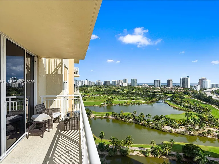 19501 W Country Club Dr #1904 — Photo 40