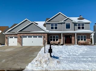 1001 Wellington Dr, Washington, IL