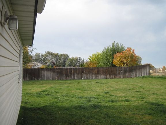 4th image of 2116 Belhaven Ct