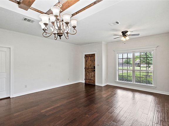 5th image of 1704 Lakeshore (pvt) Ct