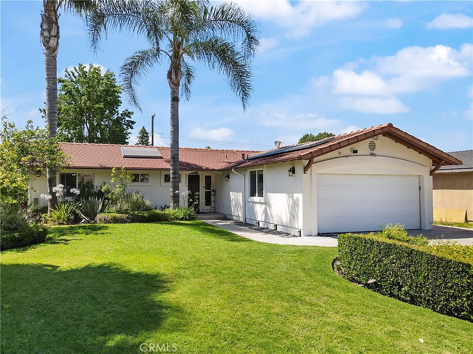 1st image of 23363 Erwin St