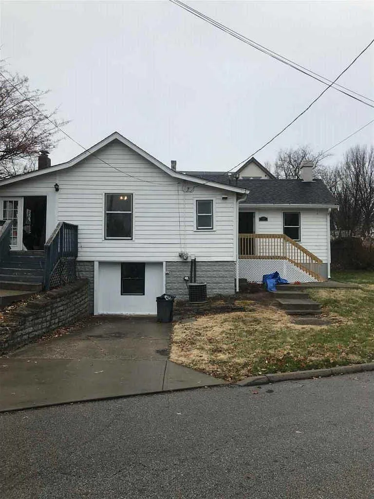 147 Kenton St photo 1