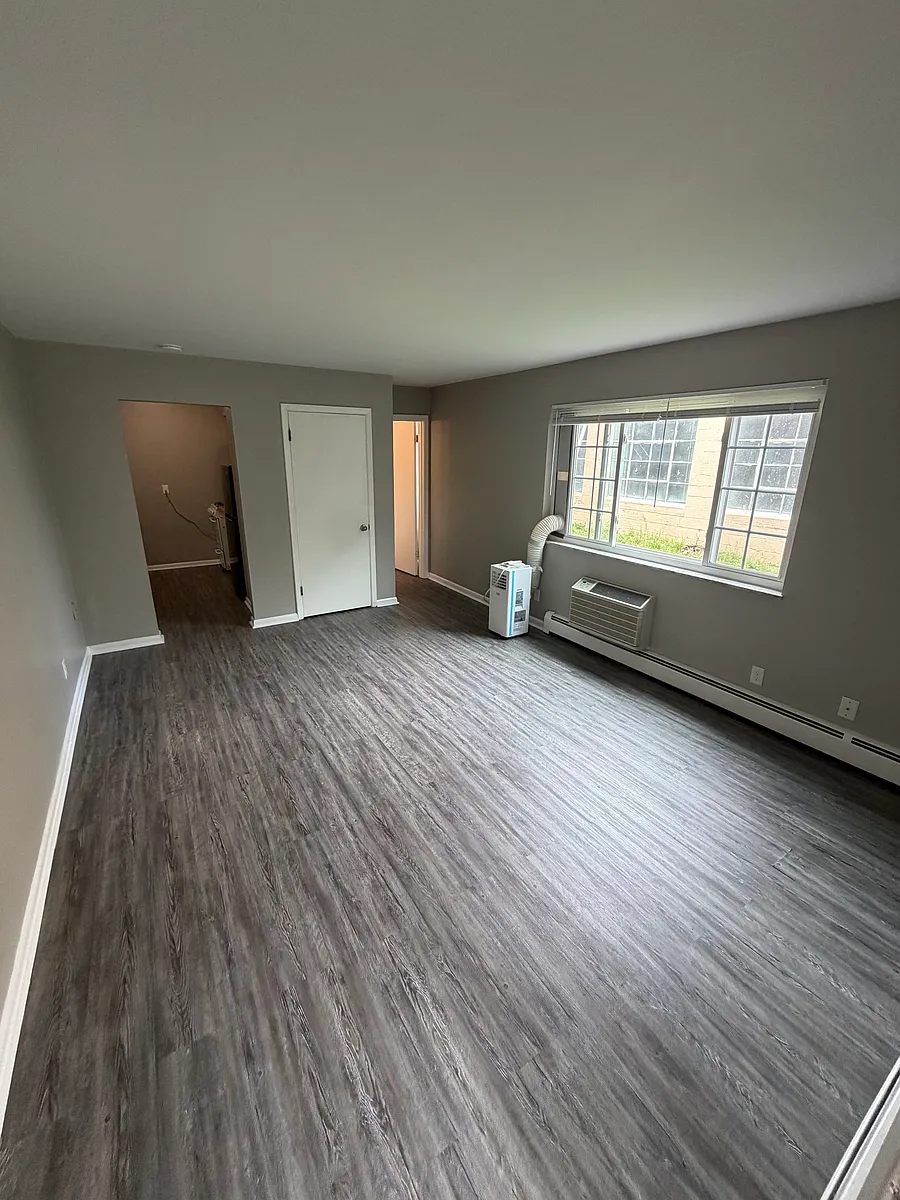 Building Photo - 4126 Sibley Ave #8