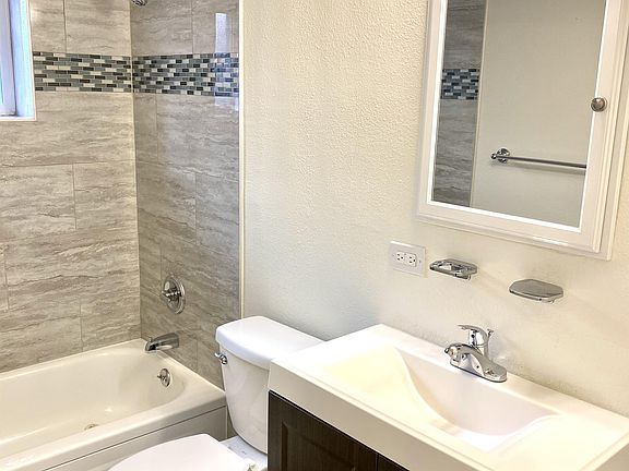 4th image of 1415 N Pearl St #10961085