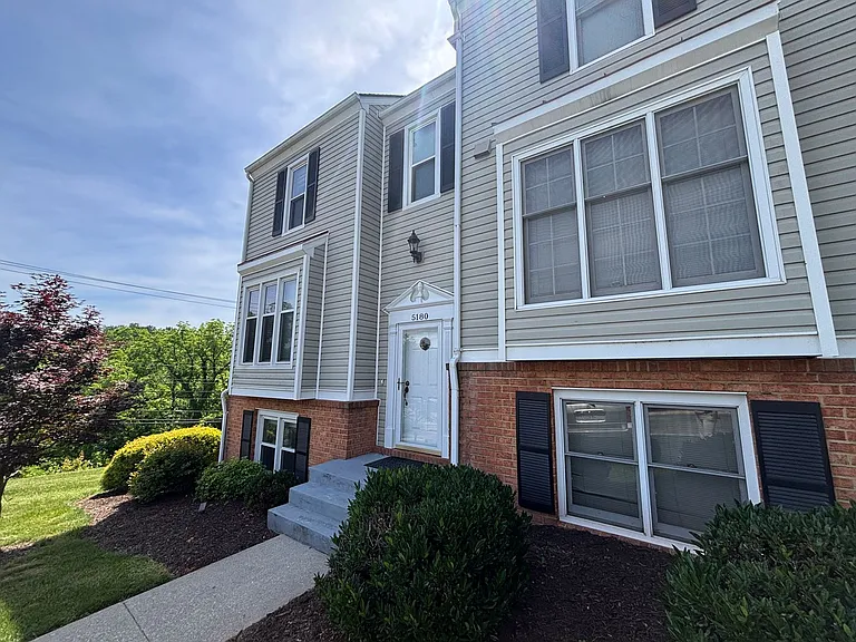 5180 Winterberry Ct — Photo 42