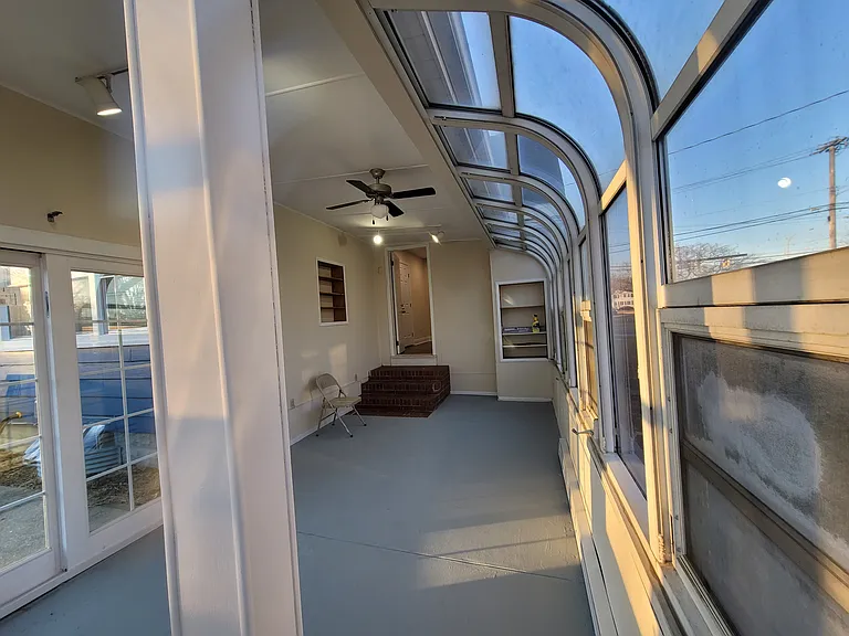 844 Forest St — Photo 3