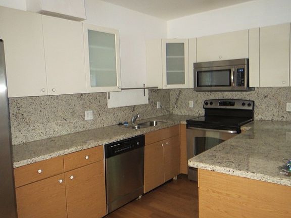 4th image of 7275 NE 5th Ave