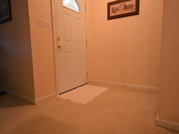 5th image of 140 Molly Ln