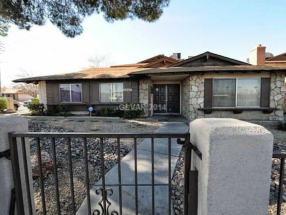 5th image of 2689 McLeod Dr