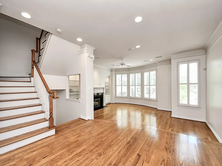 1912 Greenwich Place Dr — Photo 6