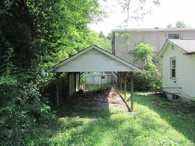 2nd image of 2391 Lumber Ave