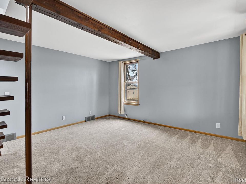 9024 Mandon Rd, photo 9
