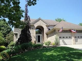 1st image of 915 Lakewood Dr