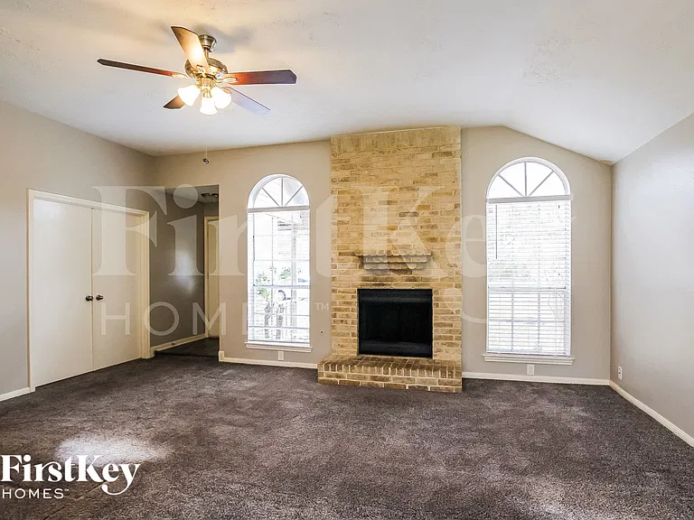 15410 Pebble Lake Dr — Photo 4