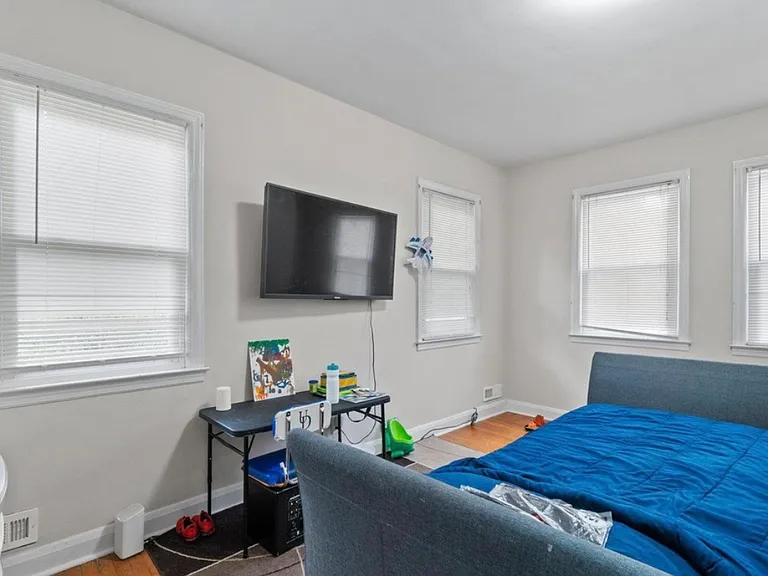 4521 Parkwood Ave #1 — Photo 8