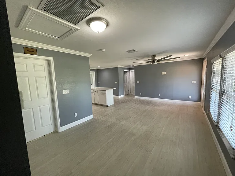 9169 Shaddock Rd E — Photo 10