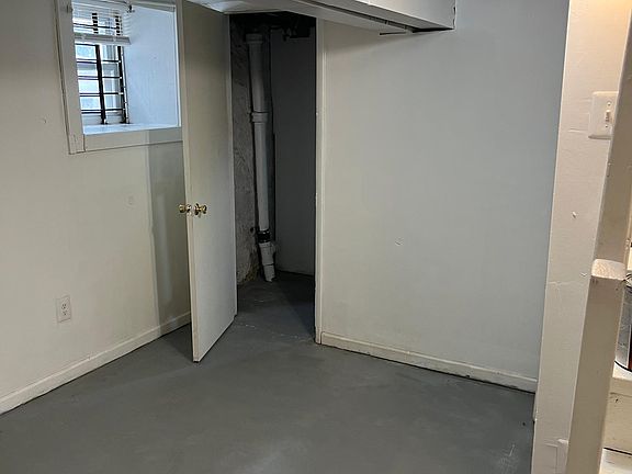 4th image of 835 E Cold Spring Ln