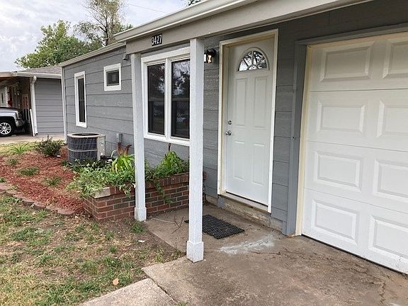 3rd image of 3427 S Everett Ave