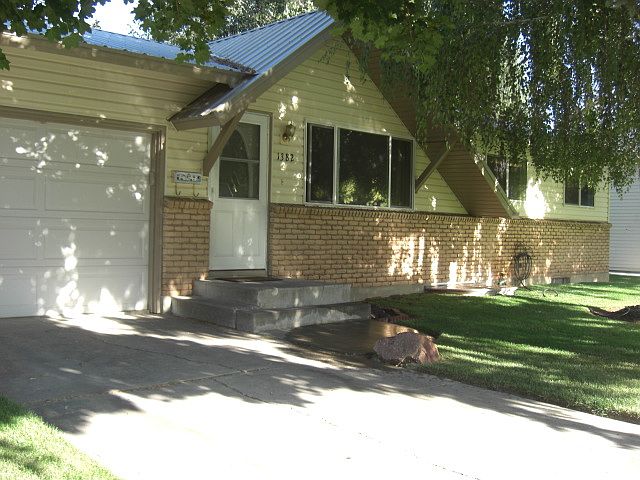 1st image of 1382 Washburn Ave